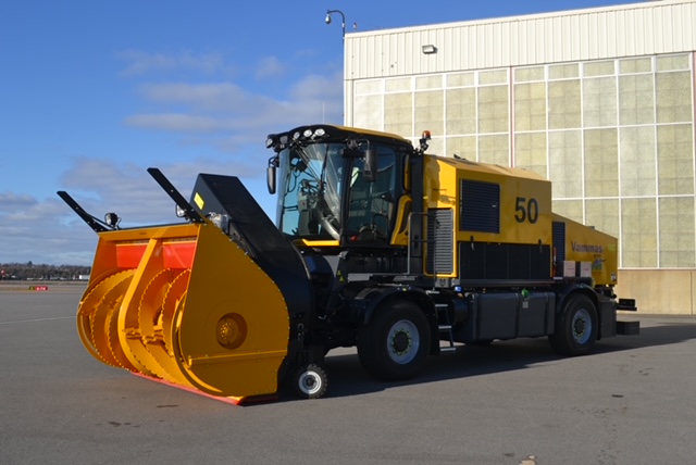 Front view of the Vammas B70 Snow Blower