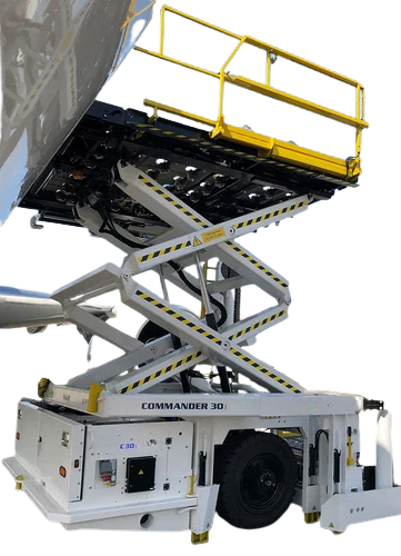 Oshkosh-Commander-C30I-Cargo-Loader