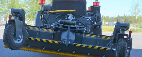 Wille Attachments – Hydraulic Rear Blade