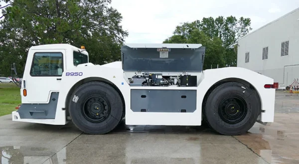 Oshkosh AeroTech B950 Pushback